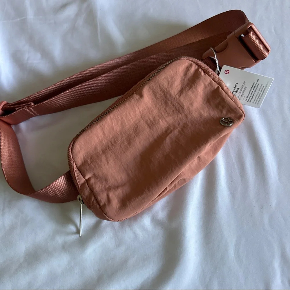🆕💕 Lululemon OG Everywhere Belt Bag - Pink Savannah